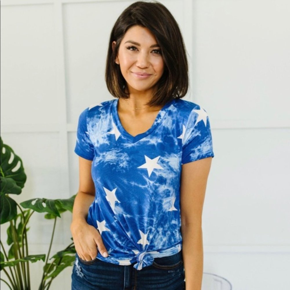 NWT Heimish Blue Tie Dye Stars Short Sleeve Top Size Small